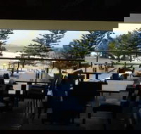 Fat Fish Beachfront Bistro - Accommodation Main Beach