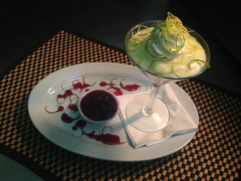 Raffles Hotel - Accommodation Main Beach 1