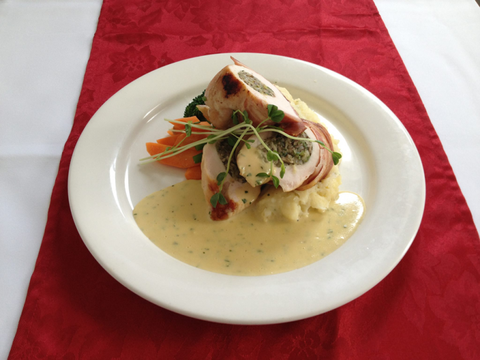 Raffles Hotel - Accommodation Main Beach 2