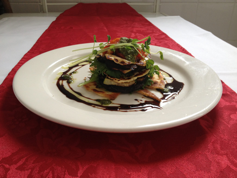 Raffles Hotel - Accommodation Main Beach 4