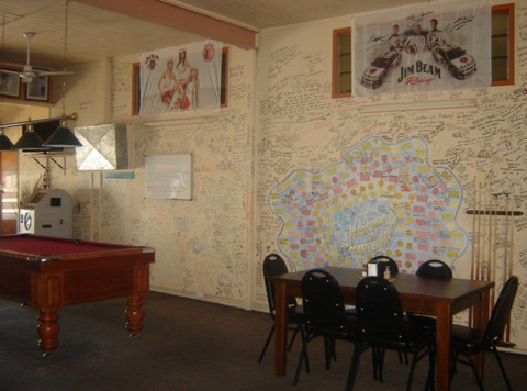 Marlborough Hotel - Accommodation Main Beach 1