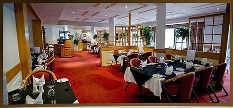 Signatures Restaurant & Conference Centre - Accommodation Main Beach 0