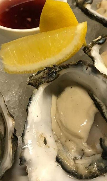 RST Seafood Restaurant - Accommodation Main Beach 9