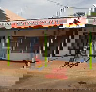 Red Centre Cafe and Takeaway - Accommodation Main Beach