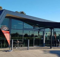 Fish on the Edge - Accommodation Main Beach