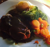 Richmond Arms - Accommodation Main Beach