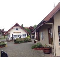 Alpenrose Lakeside Bistro  Bar - Accommodation Main Beach