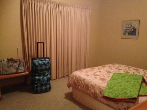 Anabel's Of Scottsdale - Accommodation Main Beach 0