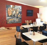 Artifakt Gallery and Cafe - Accommodation Main Beach