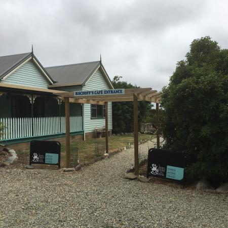 Bischoffs Cafe - Accommodation Main Beach 0