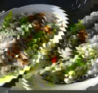 Dodges Hotel  Bistro - Accommodation Main Beach