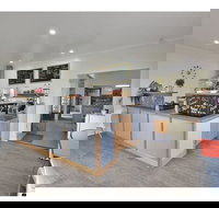 Meander Bridge Cafe - Accommodation Main Beach