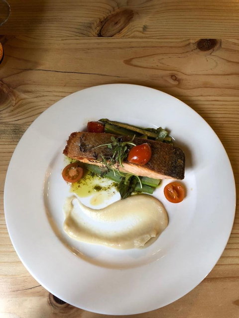 The Fox & Hounds Inn Restaurant - Accommodation Main Beach 4