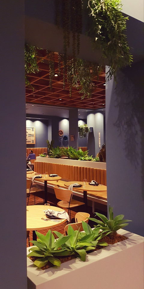 Uma Restaurant - Accommodation Main Beach 1
