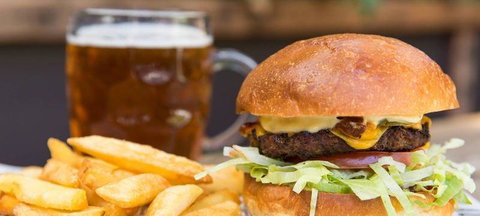 Waroona Hotel - Accommodation Main Beach 0