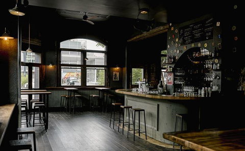 Waroona Hotel - Accommodation Main Beach 15