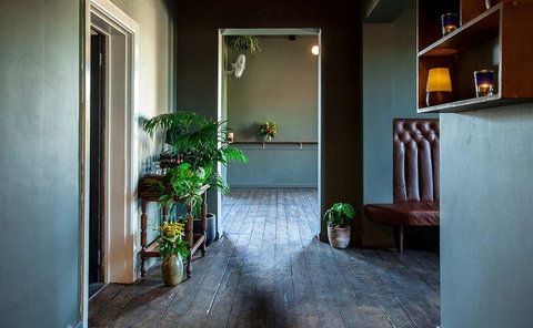 Waroona Hotel - Accommodation Main Beach 6