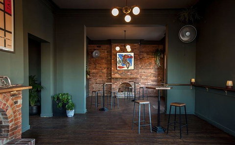 Waroona Hotel - Accommodation Main Beach 8