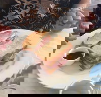 Hubbles Yard Cafe - Accommodation Main Beach