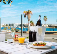 Tradewinds Bar and Restaurant - Accommodation Main Beach