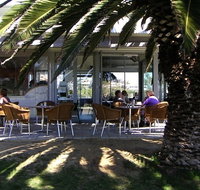 Zephyr Riverside Dining and Kiosk - Accommodation Main Beach