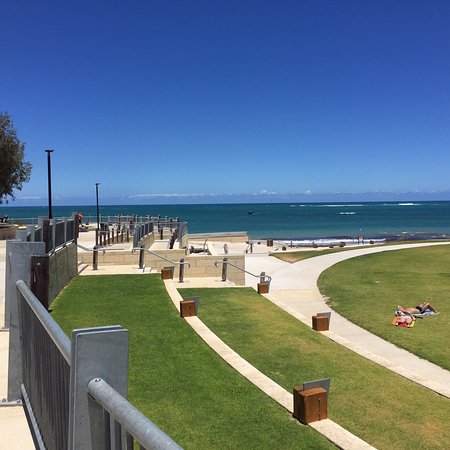 Oceans 27 - Accommodation Main Beach 0