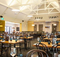 The Ship Inn - Accommodation Main Beach