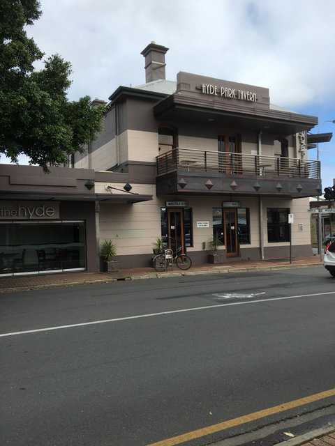 Hyde Park Tavern - Accommodation Main Beach 3