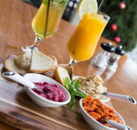 2 Cuz Cafe - Accommodation Main Beach