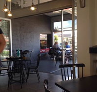 V2 Social House - Accommodation Main Beach