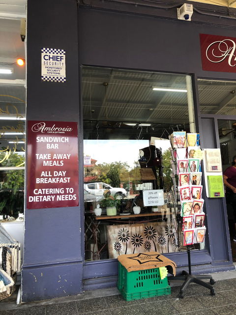 Ambrosia Cafe And Giftware - Accommodation Main Beach 7