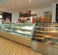 Roger's Deli - Accommodation Main Beach