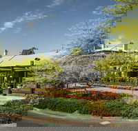 The Stirling Hotel Food - Accommodation Main Beach