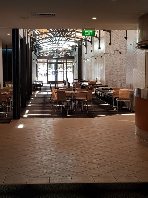 Berri Hotel Bistro - Accommodation Main Beach 4