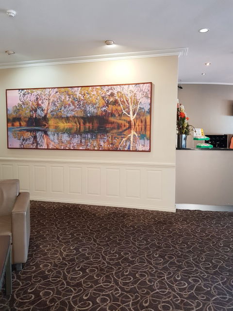 Berri Hotel Bistro - Accommodation Main Beach 6
