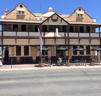 Golden Grain Hotel - Accommodation Main Beach