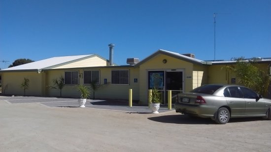 Clinton ACT Accommodation Main Beach