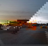 rising Sun Hotel - Accommodation Main Beach