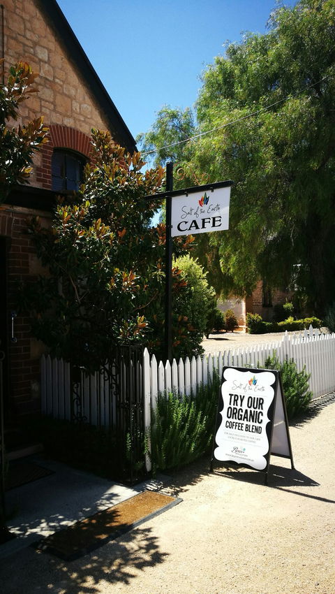 Salt Of The Earth Cafe And Gallery - Accommodation Main Beach 4