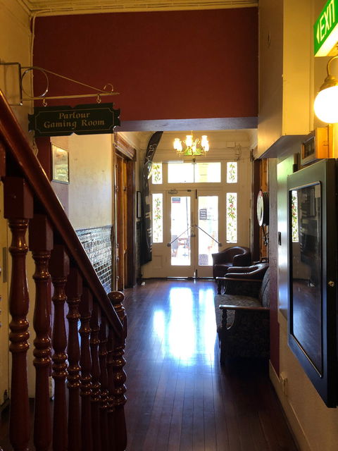 The Aldgate Pump Hotel - Accommodation Main Beach 1