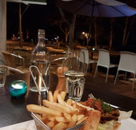 Lazy River Bar  Bistro - Accommodation Main Beach