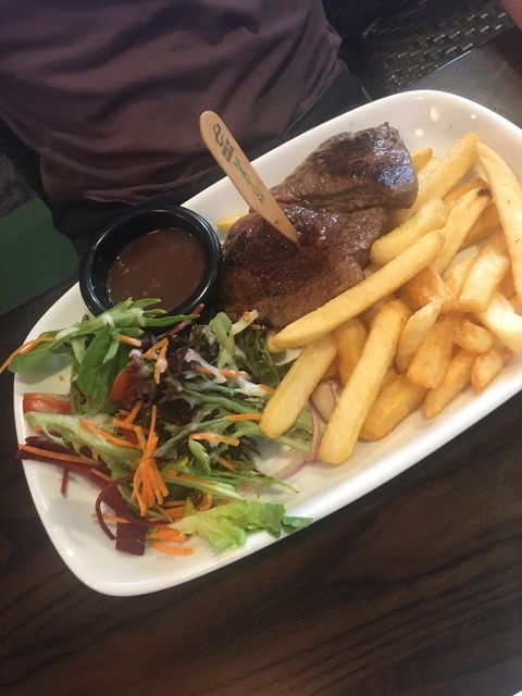 Bull 'N' Barra Restaurant - Accommodation Main Beach 1