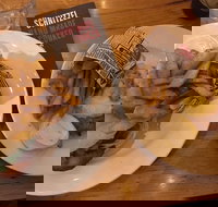 Schnitz - Accommodation Main Beach