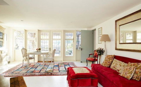 The Sicilian Restaurant - Accommodation Main Beach 17