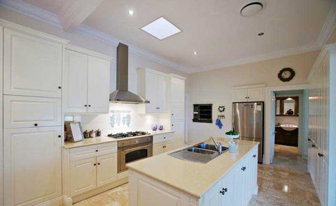 The Sicilian Restaurant - Accommodation Main Beach 6