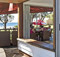Holidays Cafe - Accommodation Main Beach