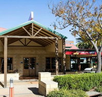 Russell Tavern - Accommodation Main Beach