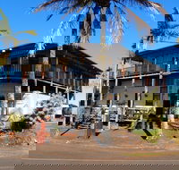 Peeramon Hotel - Accommodation Main Beach