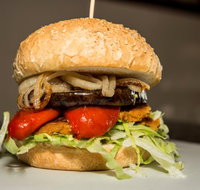 The Local Codfather - Accommodation Main Beach