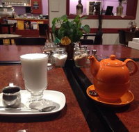 Umbrella Lounge Bar - Accommodation Main Beach